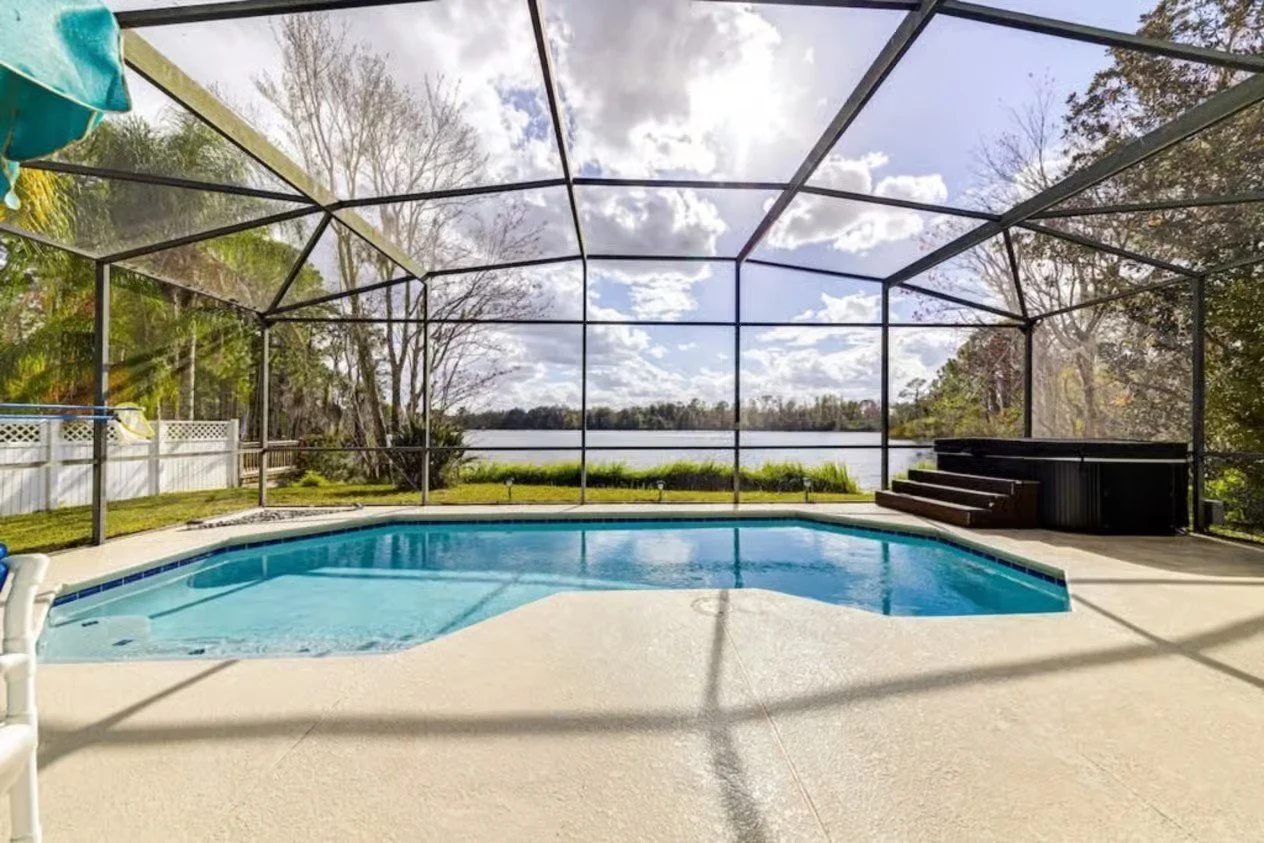 Thousand Oaks screened pool with lake view