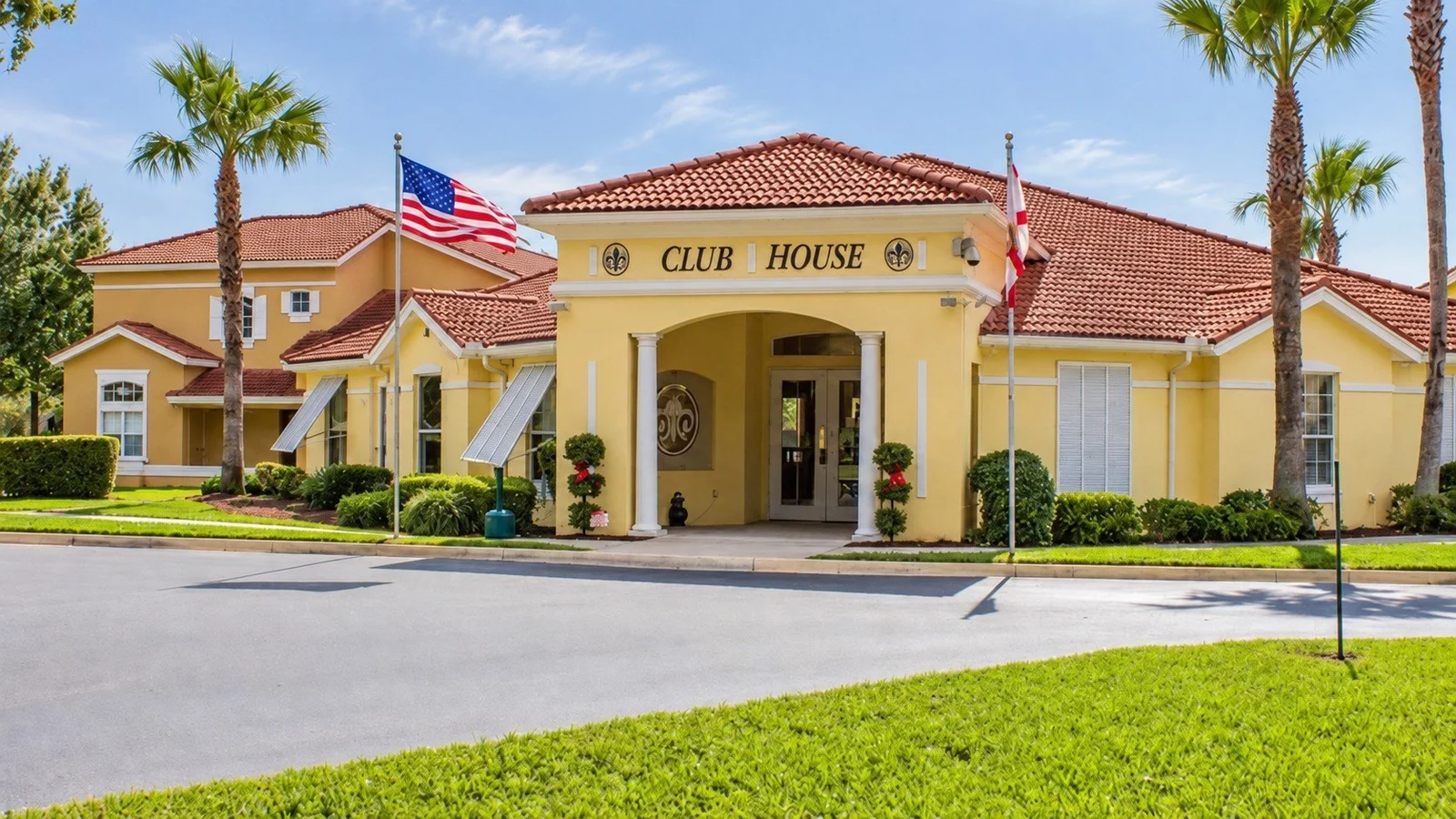 Lake Berkley clubhouse front entrance