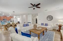 Wonderful 6 bed 6 bath pool home - Image 2