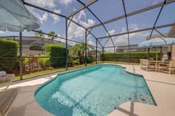 5 Bedroom villa with private pool and grill - Image 2