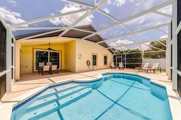 Beautiful Established Villa Gleneagles Drive - Image 1