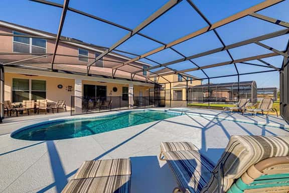 Beautiful large home, conservation views, 5 beds - Image 1