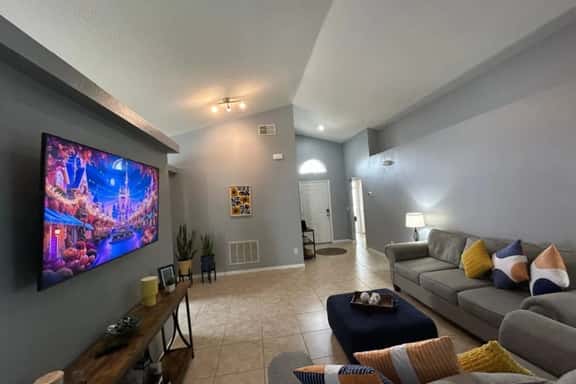 Newly listed - Modern & family friendly sleeps 9 - Image 1