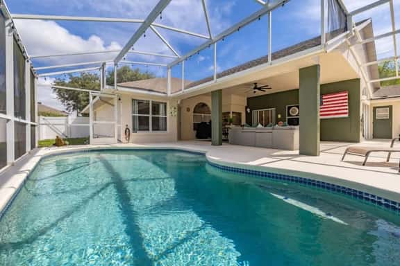 Modern Retreat, South Facing Pool & Game Room - Image 1