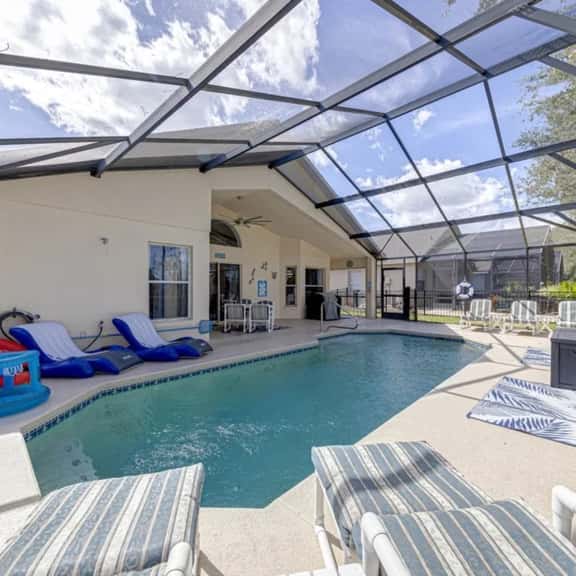 Top Rated & Stylish 4 bed home, gated neighborhood - Image 1