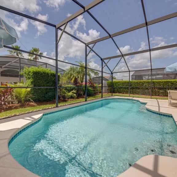 5 Bedroom villa with private pool and grill - Image 1
