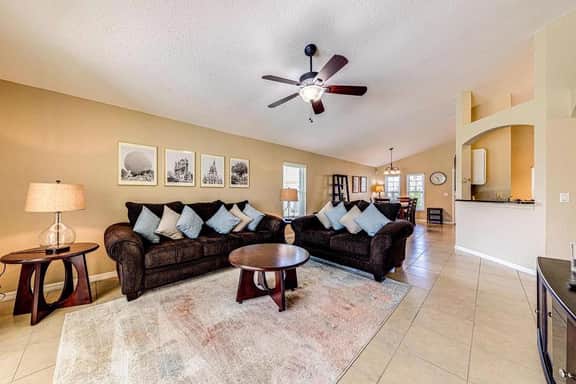 Beautiful Established Villa Gleneagles Drive - Image 4