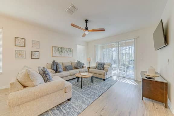 Beautiful 4 Bedroom pool home in gated community - Image 2