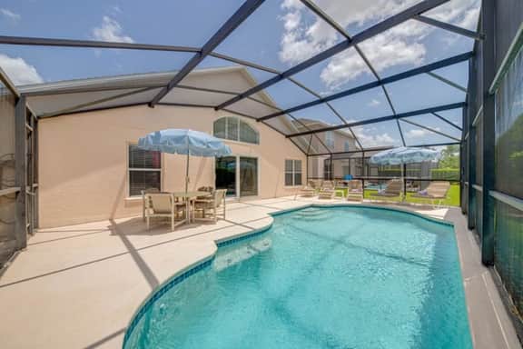 5 Bedroom villa with private pool and grill - Image 3
