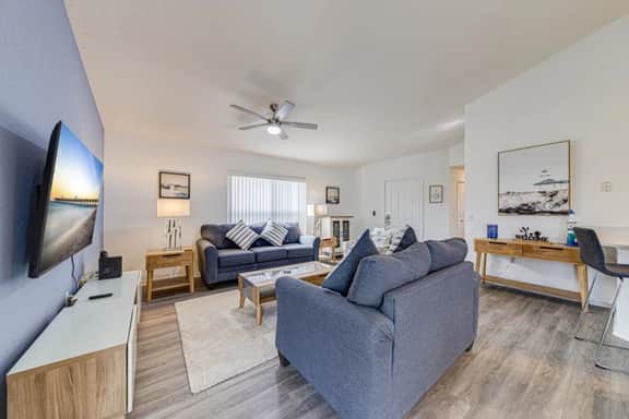 Superb modern 4 bed home close to attractions - Image 2