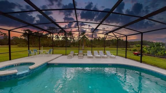 Beautiful large home, conservation views, 5 beds - Image 5