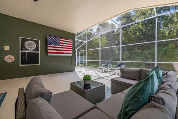 Modern Retreat, South Facing Pool & Game Room - Image 2