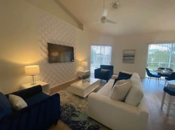 Newly Refurbished Pool Home Near Disney - Image 4