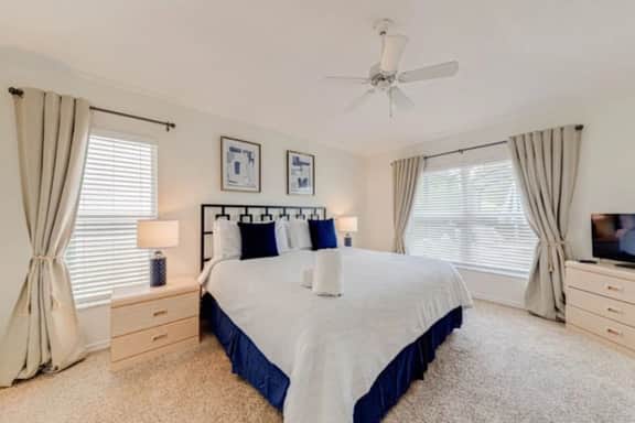 Berkley Sunshine | 5BR | Private Pool - Image 4